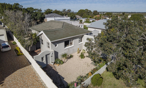 Spacious Family Home Situated in Glenhurd sold by Rob Lopes