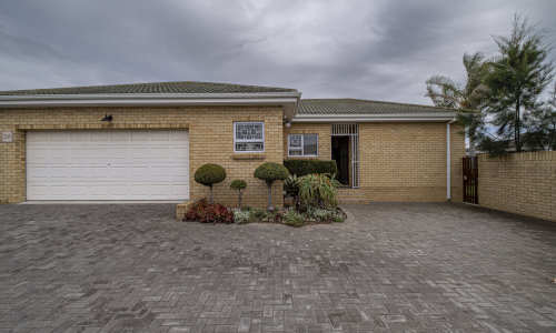 Walmer Downs Townhouse sold by Rob Lopes